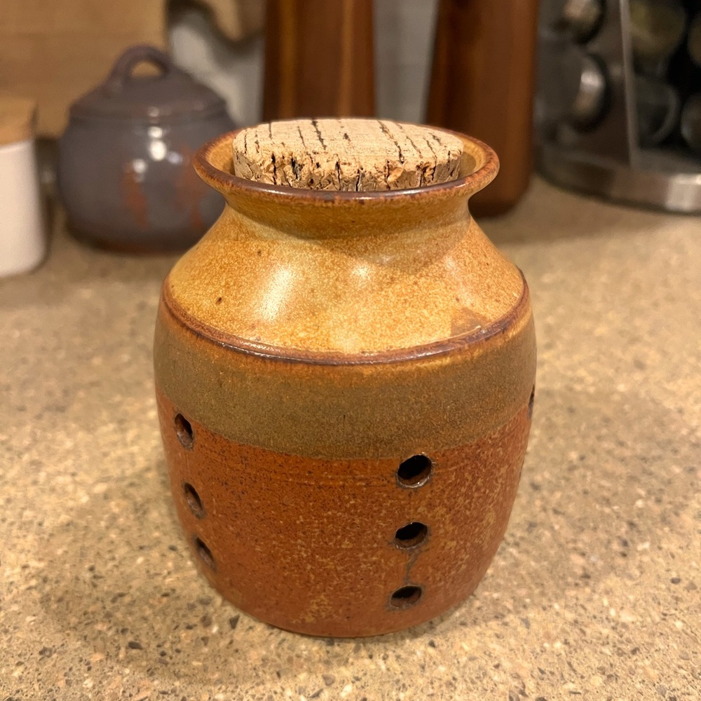 Garlic and onion keeper